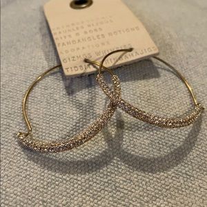 NWT 🖤 Simple bronze studded hoops